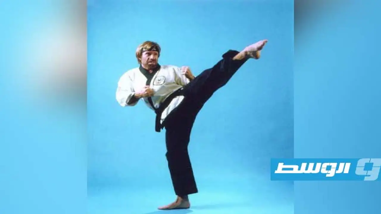 وفاة نجم أفلام الحركة والفنون القتالية تشاك نوريس عن 86 عاما